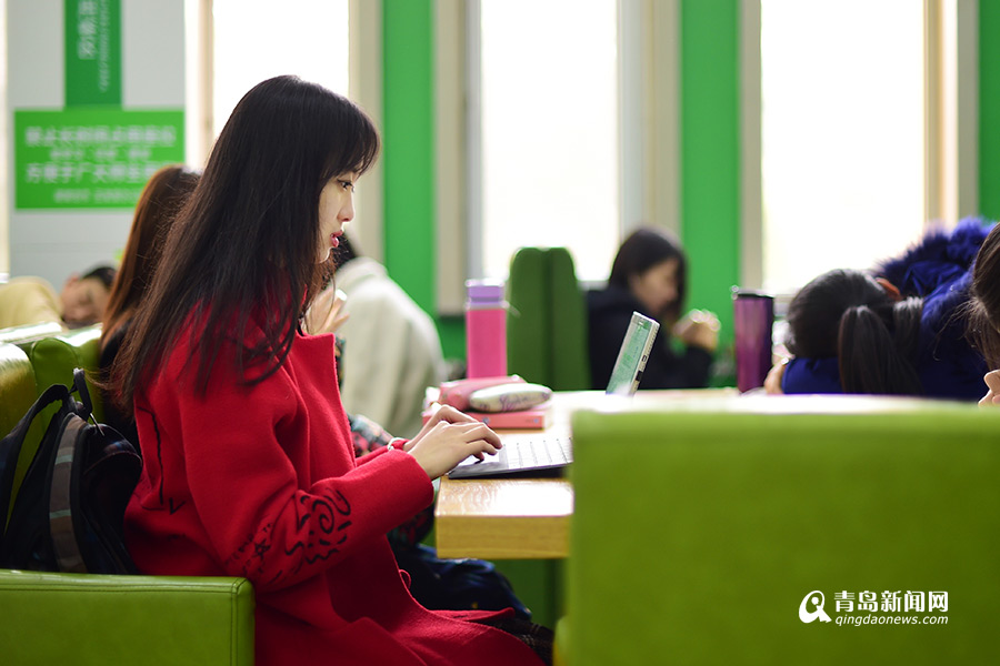 美女学生的江湖梦:青岛姑娘两年写35万字仙侠小说