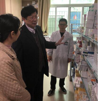 被称作“半夜医生”的全国政协委员