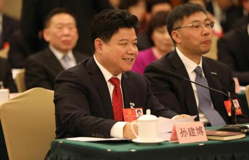 轮椅上的“谏言先锋”