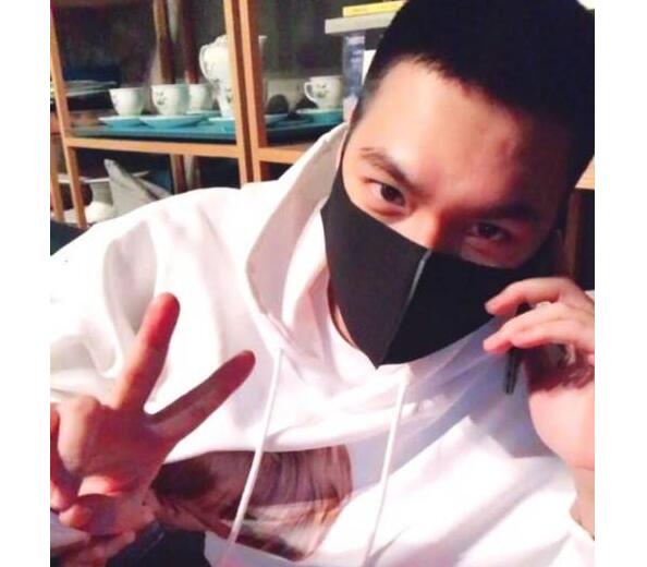 迷妹哭晕！李敏镐晒寸头自拍帅炸了 