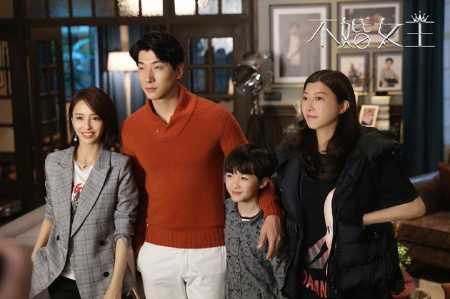 佟丽娅张亮组＂最萌身高差＂ 新都市电视剧现正在紧张的拍摄当中