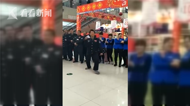 舞神刷爆朋友圈 大叔表示自己从小就爱舞蹈现在越跳越专业了