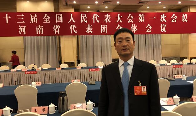 愿为家乡致富自掏腰包的人大代表