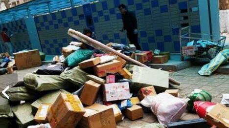 济南各大高校陆续开学 校园热闹起来快递堆积如山