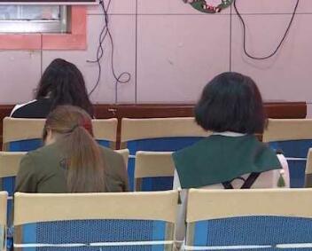 长期熬夜玩手机还爱吃辣条 长沙21岁姑娘卵巢50岁