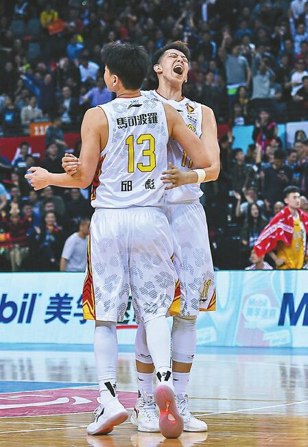 半决赛对谁周六见分晓！高速男篮昨日集结备战 凯撒担心“歇过头” 