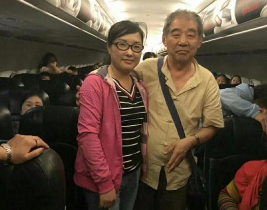 女医生高空施救 忙了差不多一个小时后患病老人苏醒过来