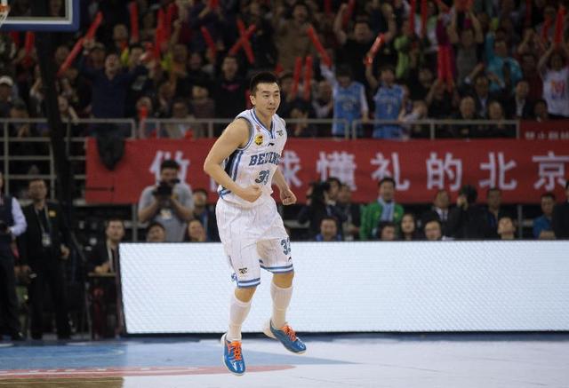 王骁辉因伤缺阵 主帅雅尼斯面对媒体追问回答极为简单：No!