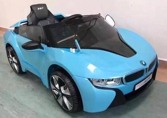 太酷了!开敞篷跑车去手术 5岁女童被