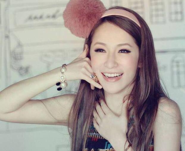 人间蒸发？萧亚轩曝患病失声 头痛发高烧或在暑假左右复工