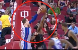 格里芬多小人?哈登遭格里芬垫脚 比赛中遭哈登大帽不服玩垫脚恶犯