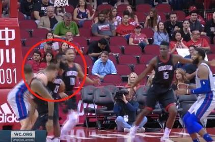 水火不容!哈登遭格里芬垫脚被狂嘘 旧账未清再添新仇被吹1级恶犯