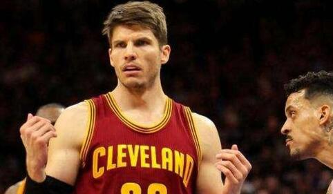 骑士球员科沃尔之前因为私事缺席比赛 后来透露是因为自己的亲弟弟去世了