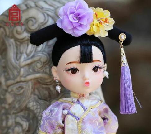 俏格格娃娃停售引起网友热议 网友：早该开始设计了