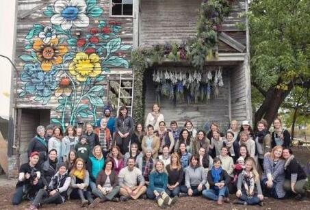 前身甚至是一个鬼屋一样的地方 被女孩改造成万人喜爱的婚纱照拍摄地