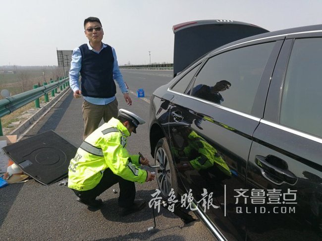 想想都后怕！开着开着 奥迪车在高速上突然爆胎