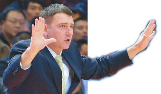 山东男篮季后赛半决赛开局两连客 凯撒的小目标赢一场