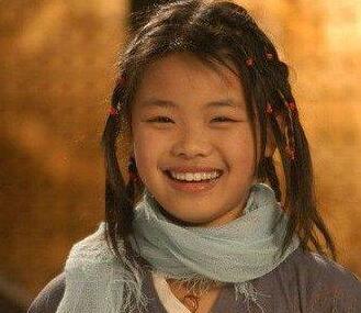 女大十八变!王莎莎晒婚纱照太美了 童星26岁