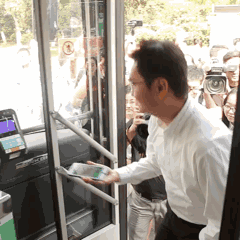 济南市民4月1日起微信扫码1折就能乘公交