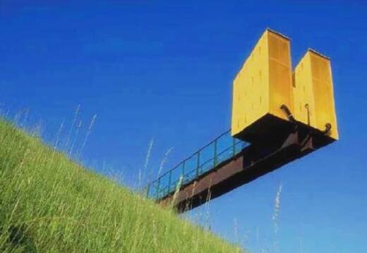 世界上最奇葩的厕所，论脑洞我只服岛国人,竟然发明这种厕所!