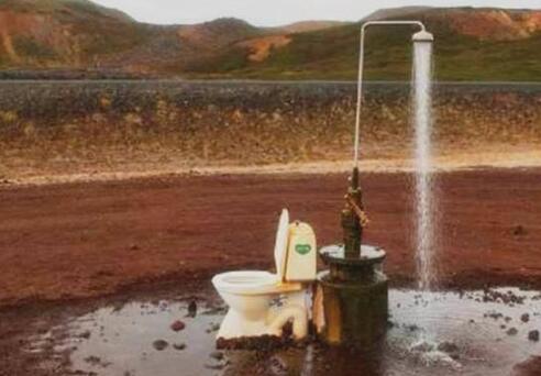 世界上最奇葩的厕所，论脑洞我只服岛国人,竟然发明这种厕所!