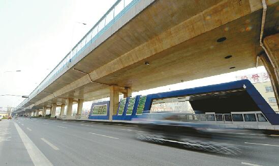 快速公交站台建成BRT将南延7公里