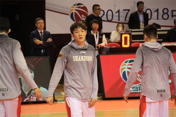 时隔11年客场胜广厦 回到主场一鼓作气进决赛