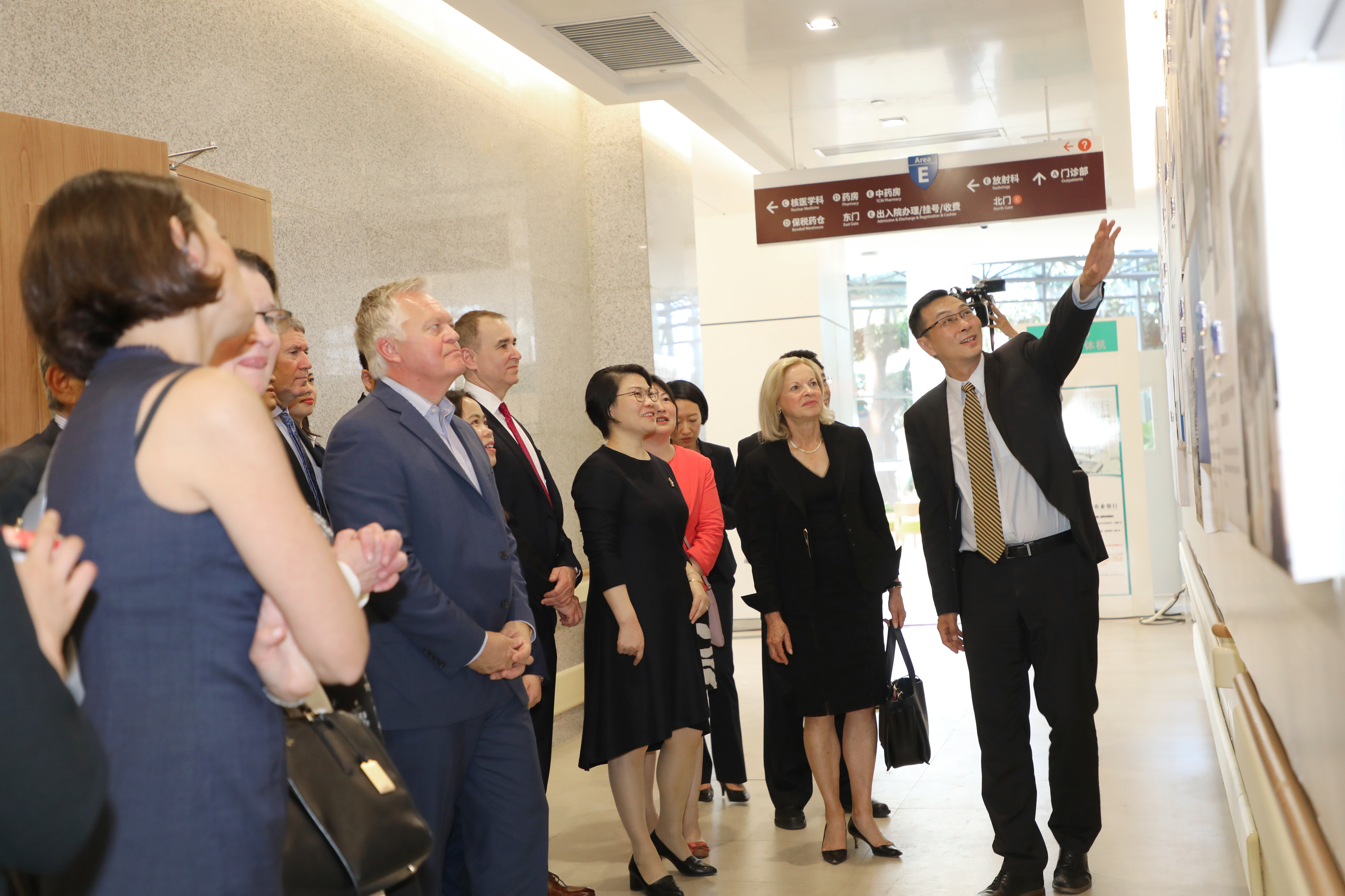 ׼гʹ ҽԺҽԴ뻪ɫͨ