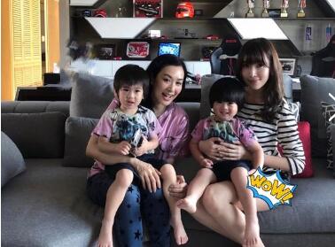 钟丽缇陈若仪同框 俩个小宝宝超喜欢钟丽缇三个人玩游戏超开心