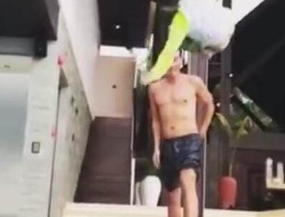 ȷ��������?Jasper����ˮ�� �׵�������¼�⻭�濴��Ī��������