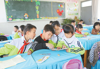 农村学校减负调查:音体美课开不齐 几乎没课外负担