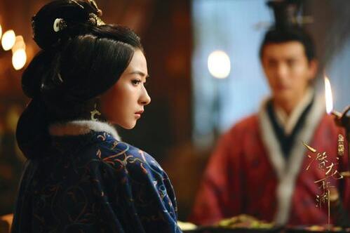 万茜长发孕照热议 网友：仙女怀孕原来都是这样的