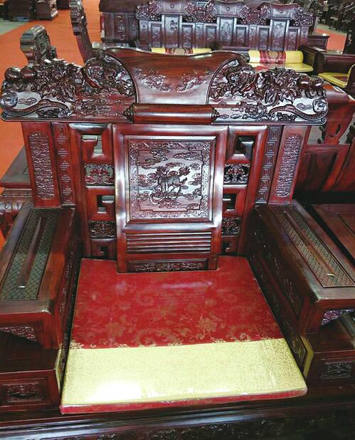 运鸿红木家具“刮”来低调奢华风