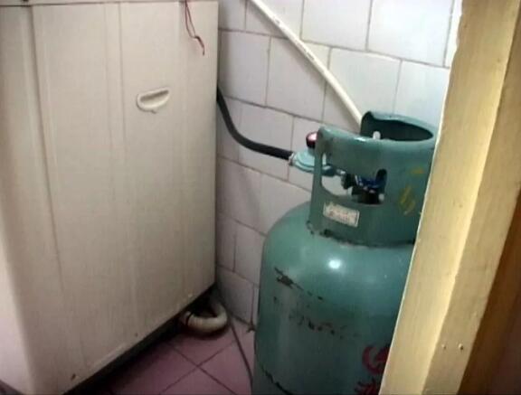 飞来横祸!济阳一女子洗澡时致特重度烧伤住进ICU 