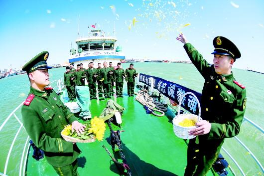 清明追思致敬英雄 山东各地以多种形式祭奠革命先烈