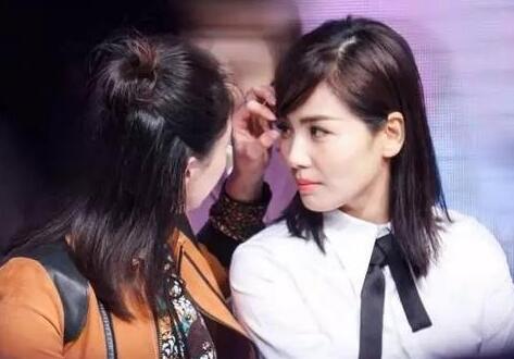 刘涛蒋欣尴尬同框 难道姐妹情已不再？