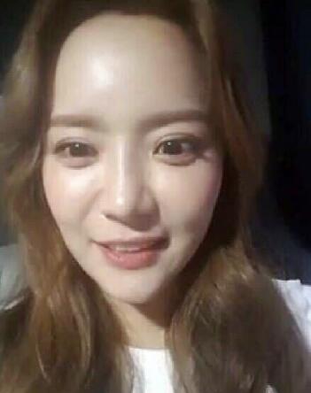 《放羊的星星》刘荷娜近照曝光 现身直播面容大变样！