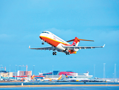 往返两万多公里航程 ARJ21喷气客机大侧风试飞成功