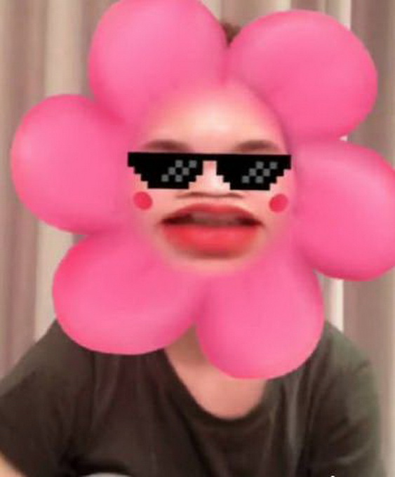 撒狗粮！李荣浩回复杨丞琳：我看到一位老人躲在沙发上 