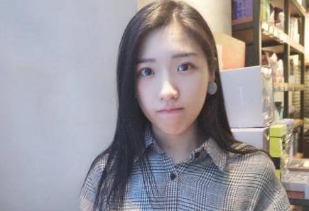 �ƺ��������飬���ϵ�Ů����ʲô����