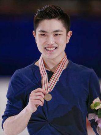 �ƺ��������飬���ϵ�Ů����ʲô����