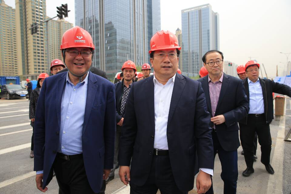 王忠林调研重点道路工程建设工作 确保北园大街西延快速路高架段明年元旦全线通车