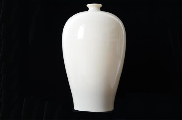 康博会上赏“千年瓷器”——巩义白瓷之美