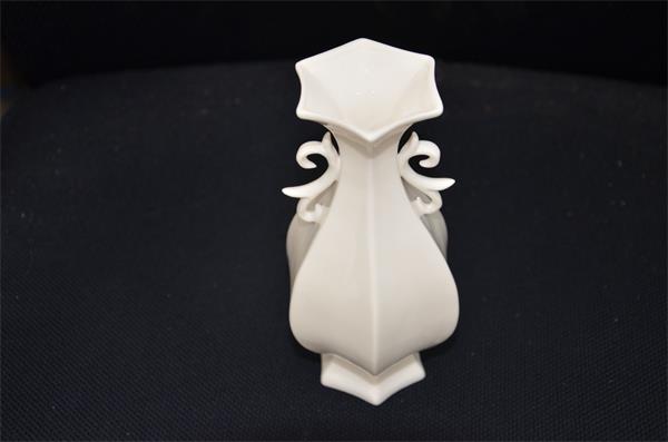 康博会上赏“千年瓷器”——巩义白瓷之美