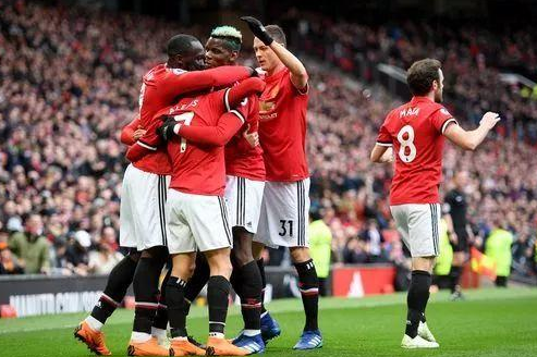 �����һظ���ʱ����ǿ���ʣ���˧�͵�������4��ǰ��Ϯ