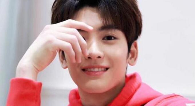 ����ڶ��ƿ����տ�90.98�� ƪƾ�衶�ഺ24�롷��������Ȧ