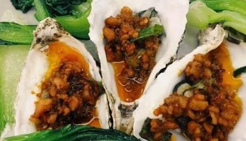 巅峰之作！高校2元烤扇贝令人流口水 