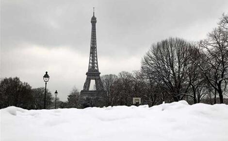 埃菲尔铁塔关闭 埃菲尔铁塔被法国人爱称为“铁娘子”