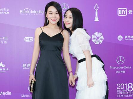 新闻中心 文娱 >正文   对于闫妮邹元清母女二人的首次合体亮相,现场