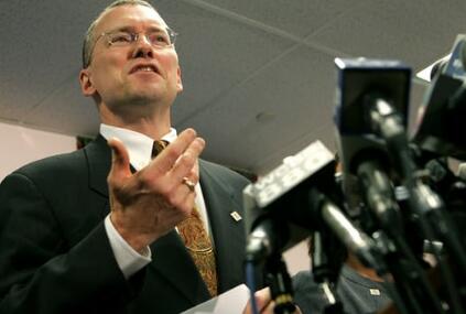 用生命示威！美著名律师自焚理由亮了 自杀目的是竟为了环保？